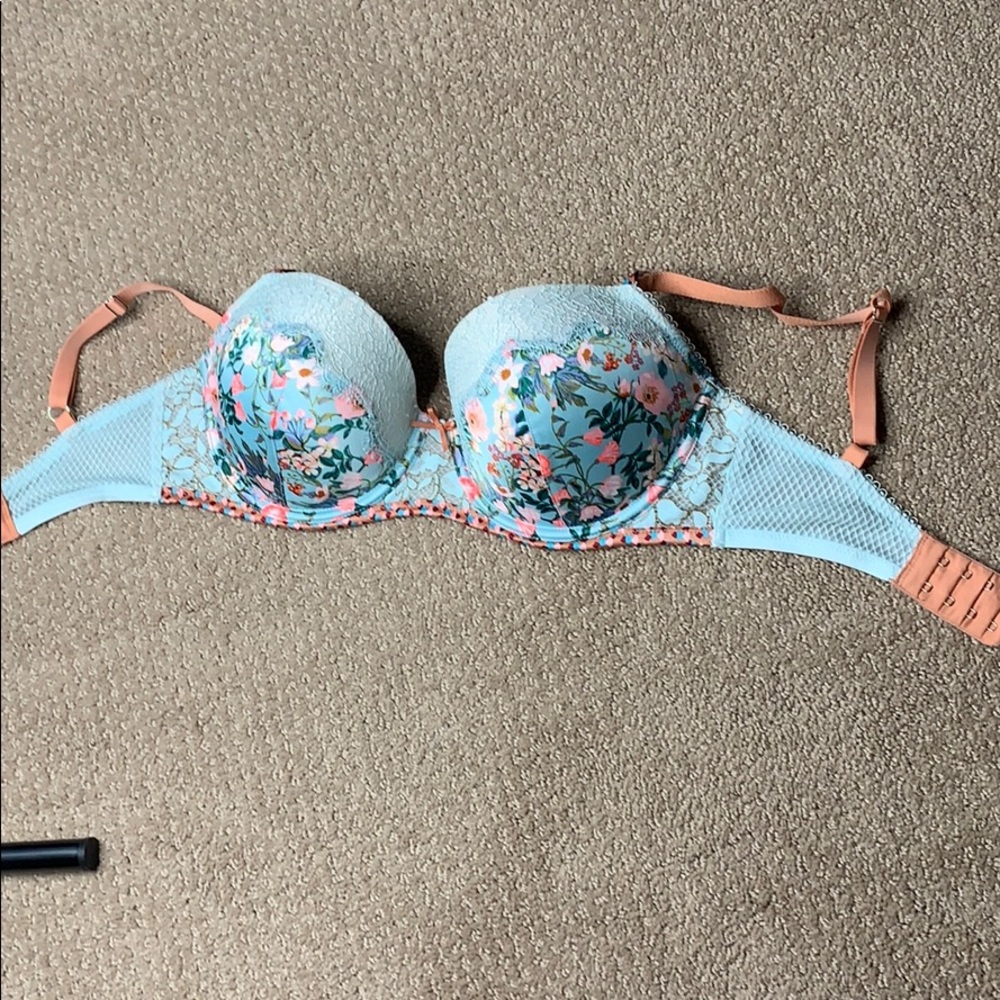 Victoria’s Secret bra